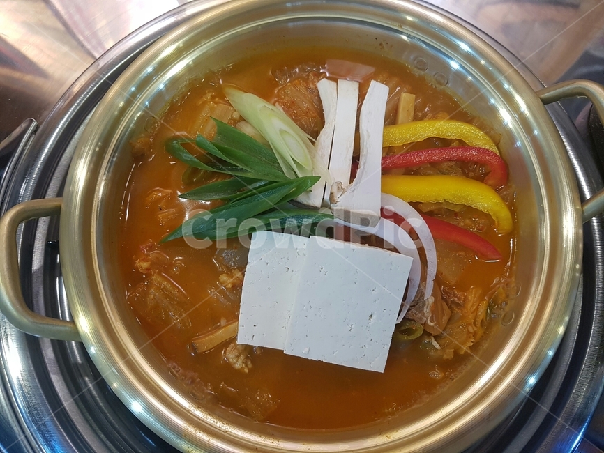 김치찌개,냄비김치찌개,묵은지찌개,김치전골,양은냄비김치찌개,음식,식재료,요리,food,cook,meal,dishes,food reserves,한식,한국음식,한국요리,korean food,korean dishes,korean meal,korean cook