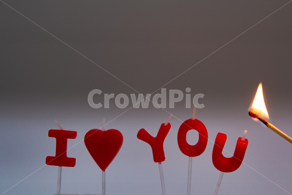 성냥,초,하트,기념,촛불,♥,iloveyou,you,i,heart,사람없음,컨셉,표현,느낌,분위기,빨강색,배경,기념일,불,캔들,연인,couple,축하,오브젝트,물건,양초,밤,커플,love,감정표현,기분,feeling,emotion,기념일,축하,anniversary,congratulation,celebrate,celebration
