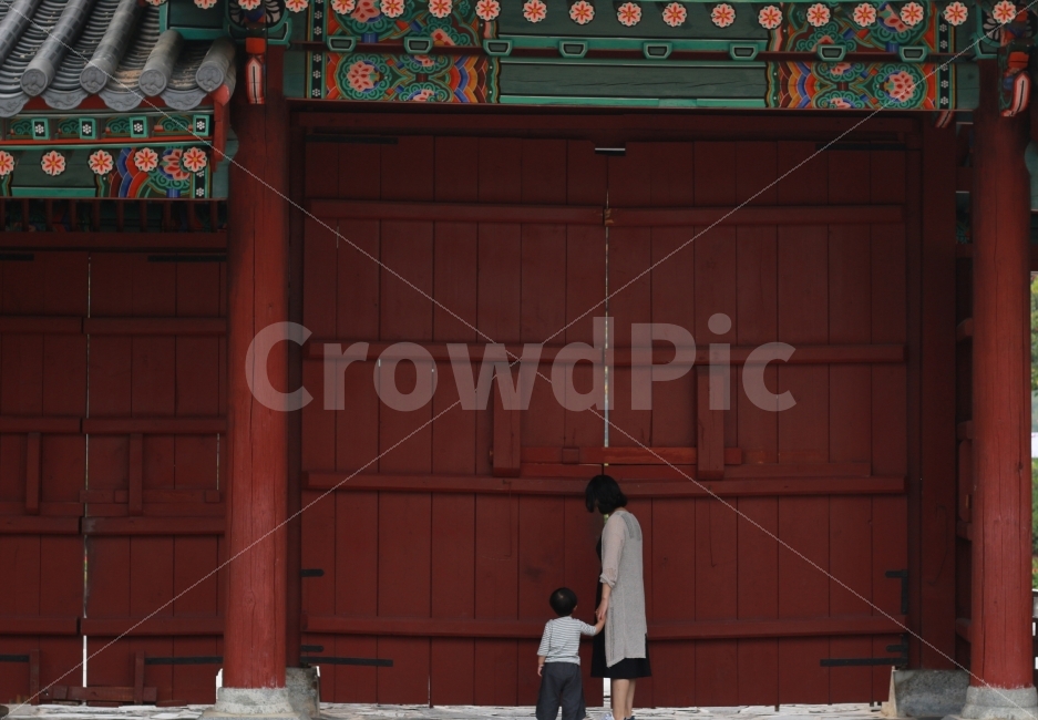 건축,가족,전통,한국,체험,문화재,문,호기심,궁궐,모자,명소,관광지,랜드마크,문화,koreantraditional,패밀리,사람,people,person,family,광한루,koreanculture,culture,architecture,traditional,structure,한국전통,한국문화,korean traditional,korean culture,사람,인물,인간,human,person,여성,여자,woman,female,lady,가족,패밀리,family,어린이,어린아이,child,children,kid