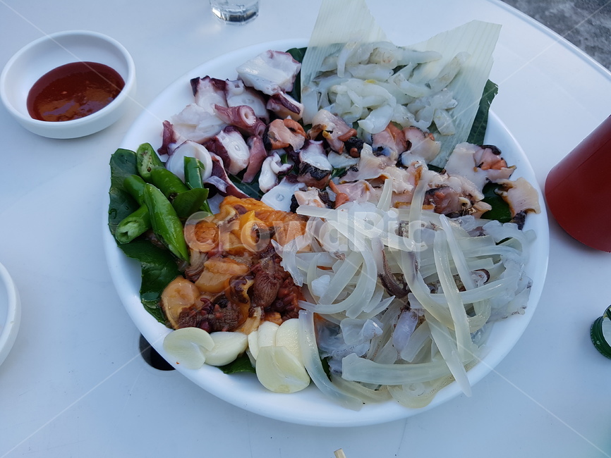 울릉도,먹거리,울릉도오징어,오징어,방어회,오징어라면,울릉도오징어라면,오징어회,울를도멍게,울릉도오징어회,울릉도소라,음식,식재료,요리,food,cook,meal,dishes,food reserves,수산물,해산물,fishery products,seafood
