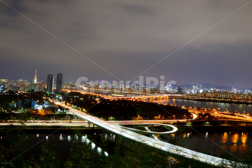 야경,서울,서울야경,seoul,한강,night,seoulnight,nightview,한강야경,길,바쁜도시,야경,밤,풍경,nightscape,night,landscape,도시,city,한국도시풍경,한국도시경관,korea cityscape,교통,교통수단,traffic,transportation,road,도로,freeway,고속 도로