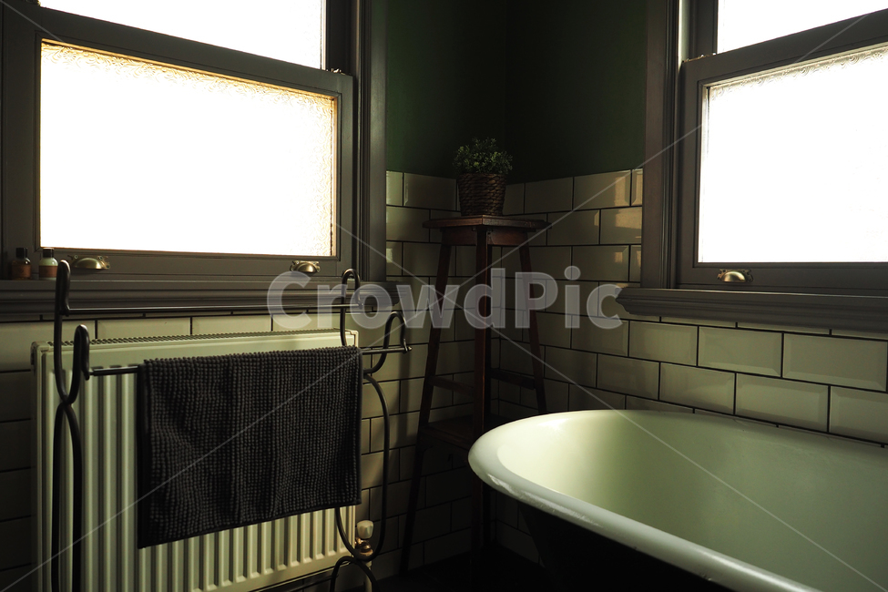 욕실,인테리어,빈티지,장식,데코,욕조,창문,타일,bathroom,interior,vintage,decorations,deco,bathtub,windows,tiles,인테리어,실내디자인,interior design