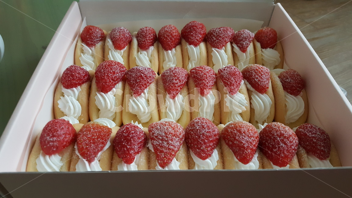 딸기,오물렛,생크림,맛집,디저트