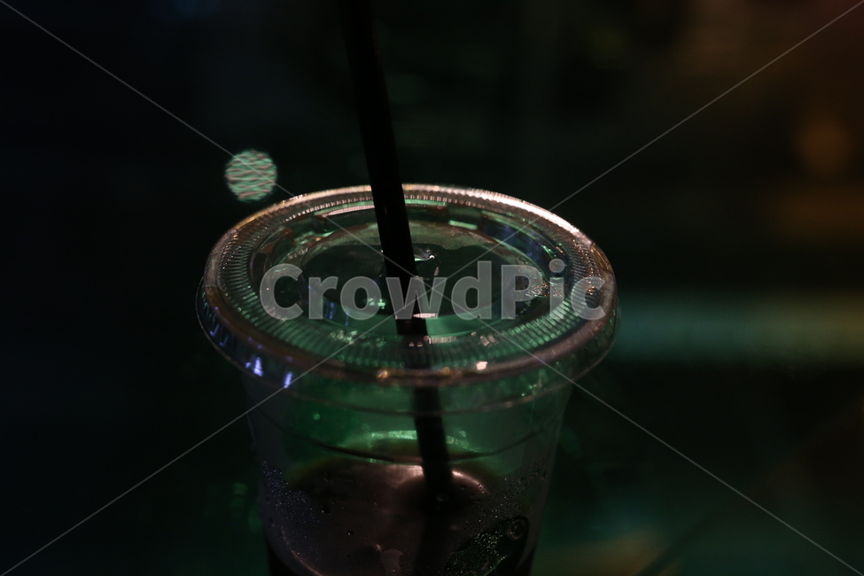 컵,플라스틱,빛,커피,커피컵,테이크아웃,coffee,cup,일회용컵,plastic,drink,beverage,마실것,음료,카페,드링크,커피,카페,coffee,cafe