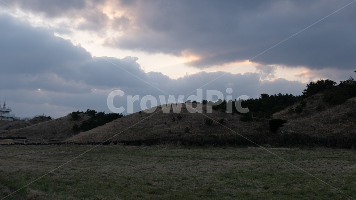 송악산,제주,제주도,jeju,송악산둘레길,풍경,자연,landscape,nature,오름,outdoors,목초지,field,들,옥외,구름,cloud,grassland,해질녘,제주도,jeju,jeju island