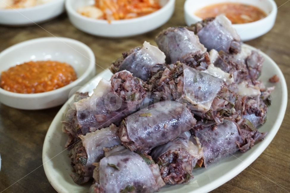 순대,찹쌀순대,야채순대,진짜순대,돼지내장,음식,식재료,요리,food,cook,meal,dishes,food reserves,육류,고기,meat,한식,한국음식,한국요리,korean food,korean dishes,korean meal,korean cook