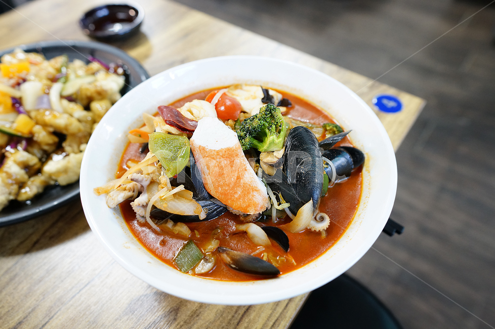 게맛살짬뽕,짬뽕,중식,dish,요리,food,음식,meal,식사,bowl,사발,음식,식재료,요리,food,cook,meal,dishes,food reserves,중식,중국음식,중화요리,chinese food,chinese dishes,chinese meal,chinese cook