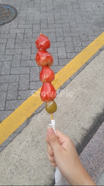 탕후루,과일사탕,중국음식,딸기,청포도,디저트,dessert,딸기탕후루,fruitcandy,fruit