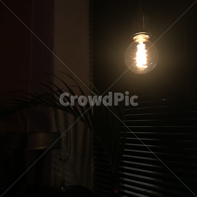 전구,불빛,전등,불,카페,반짝임,아날로그,감성,인테리어,실내디자인,interior design