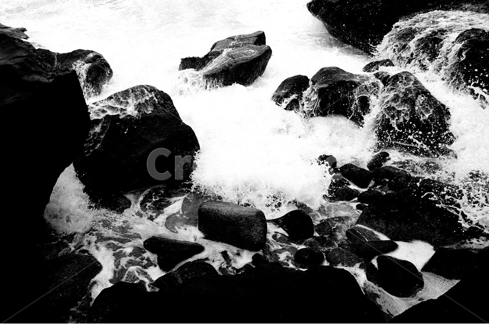 파도,바다,돌,제주,역동,자연,풍경,nature,landscape,흑백,모노톤,monochrome,black and white,water,물,sea,ocean,대양,outdoors,옥외,rock,록