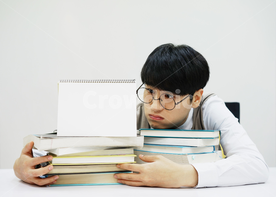 수능,교육,학생,교복,시험,강의,수업,고등학생,고3,남고생,남자고등학생,남고,수능시험,기말고사,중간고사,모의고사,exam,quiz,test,학업,공부,남자,남학생,사람,인물,인간,human,person,얼굴표정,facialexpression,face,남성,man,male,학교,education,learning,study,schoo,사람,인물,인간,human,person,얼굴표정,facial expression,face,남성,남자,man,male,감정표현,기분,feeling,emotion,교육,학교,공부,education,learning,study,school