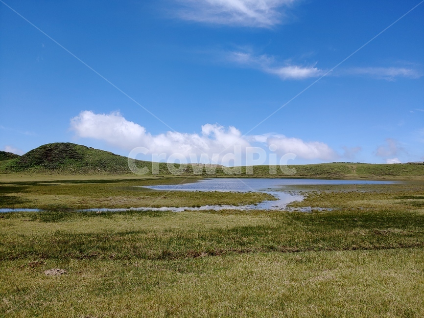 초원,들판,분화구,화산,호수,자연,풍경,nature,landscape,outdoors,옥외,land,땅,grassland,목초지,field,들