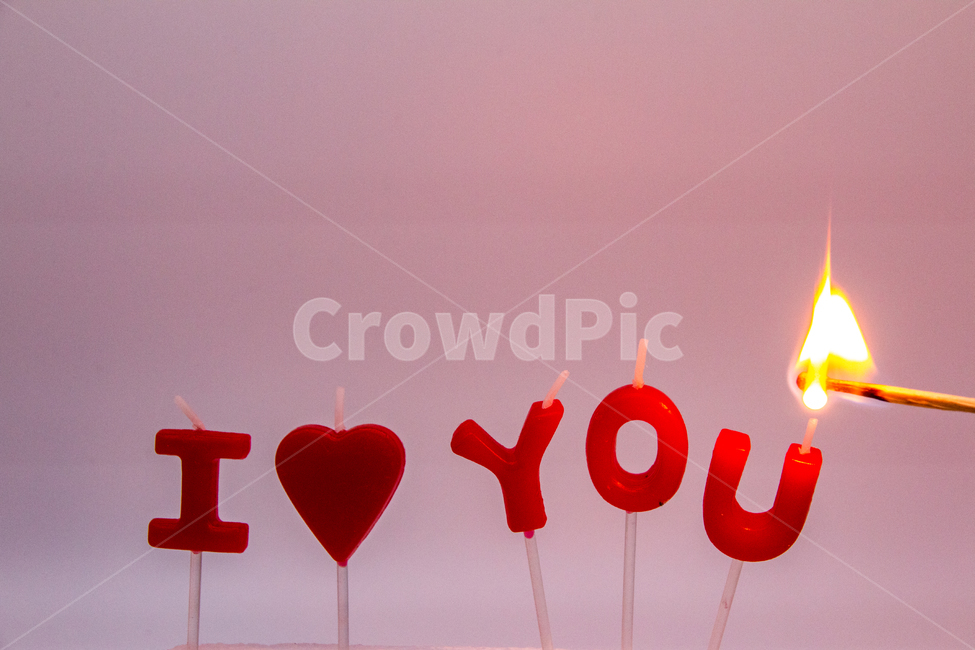 성냥,초,하트,기념,촛불,♥,iloveyou,you,i,heart,사람없음,컨셉,표현,느낌,분위기,빨강색,배경,기념일,불,캔들,연인,couple,축하,오브젝트,물건,양초,밤,커플,love,감정표현,기분,feeling,emotion,기념일,축하,anniversary,congratulation,celebrate,celebration