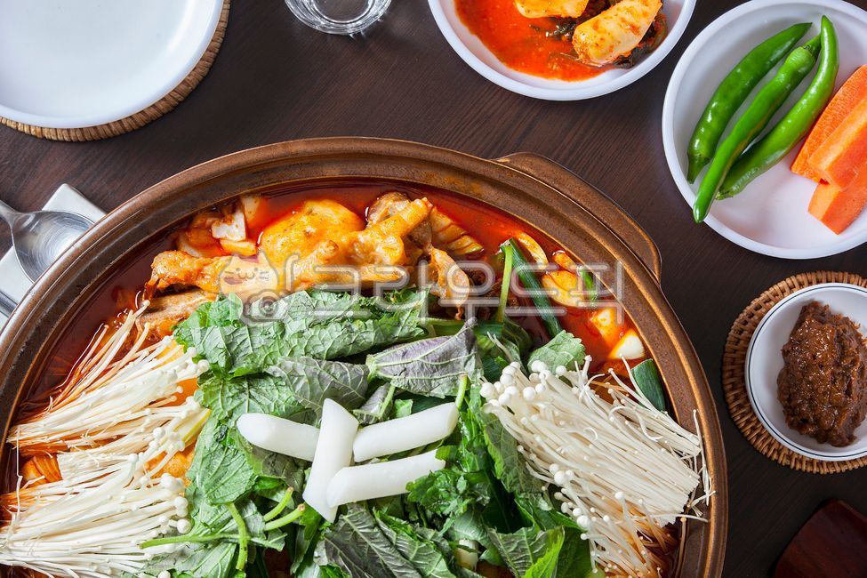 닭요리,닭도리탕,닭매운탕,닭볶음탕,깻잎,토종닭,닭,감자,버섯,대파,파,food,음식,식사,토종닭볶음탕,당근,고추,별미,전통음식,민속음식,토속음식,한국음식,한국먹거리,한식,음식,식재료,요리,food,cook,meal,dishes,food reserves