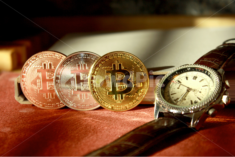 비트코인,bitcoin,가상화폐,암호화폐,코인,암호화화폐,금융,돈,finance,banking,money,정보통신기술,전자,it,information,technology,electro,연출,컨셉,direction,concept,비즈니스,산업,투자,전자상거래,cyber,future,블록체인,동전,채굴,전자기기,전자제품,electronic,equipment,시간,산업,industry,industrial,금융,돈,finance,banking,money,정보통신기술,전자기기,전자제품,it,information,technology,electronic equipment