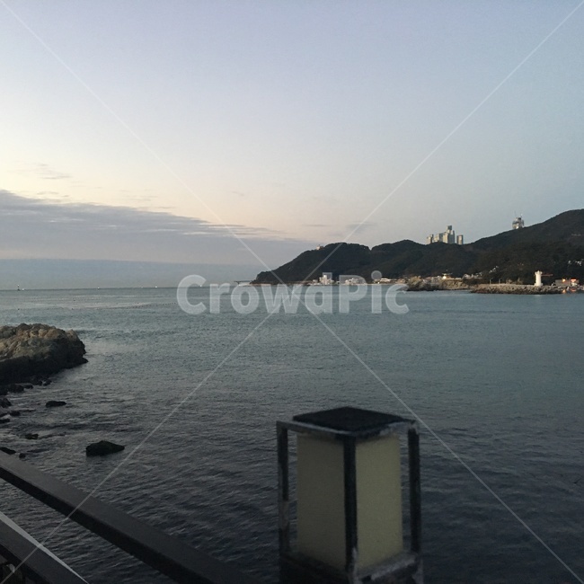 노을,노을지는바다,바다,저녁무렵바다풍경,늦은오후,sea,ocean,blue,mountain,sunset,wintersea,바위,자연,풍경,nature,landscape,promontory,곶