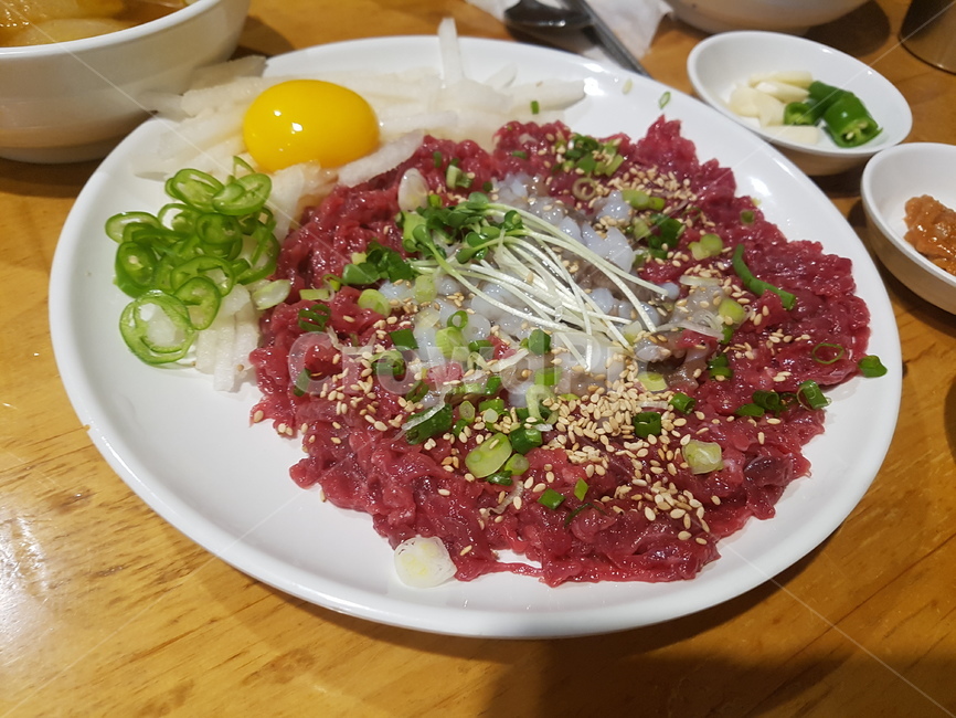 육회,탕탕이,광장시장,한우육회,한우,맛집,음식,식재료,요리,food,cook,meal,dishes,food reserves,육류,고기,meat,한식,한국음식,한국요리,korean food,korean dishes,korean meal,korean cook