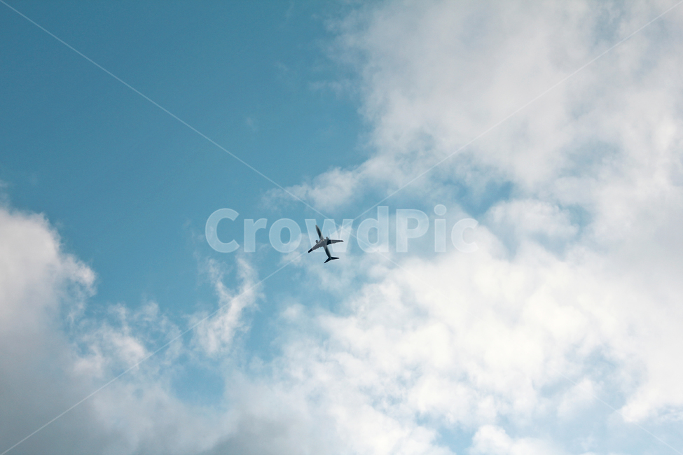sky,blue sky,flight,I am,clouds,cloud,blue,airplane,flying