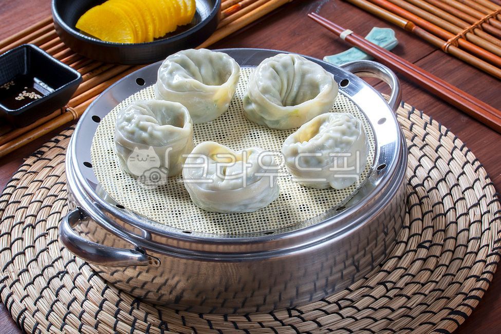 만두,김치만두,손만두,수제만두,찐만두,야채만두,고기만두,만두피,만두속,음식,음식점,요리,한국요리,전통요리,한국음식,민속음식,전통음식,밀가루,food,식사,간식,간편식,별미,먹거리,야채고기만두,단무지,분식,분식점