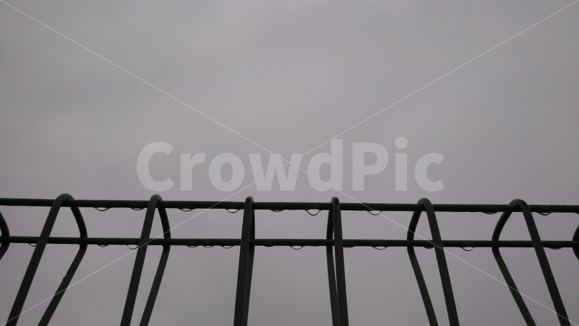 water drop,Rainy Day,cloudy sky,falling water,fence,cloudy day,raindrop