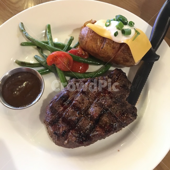 레스토랑,음식,스테이크,야채,고기,감자,분위기,플레이트,식재료,요리,food,cook,meal,dishes,소고기,육류,양식,치즈,아스파라거스,서양,양식,서양음식,서양요리,western food,western dishes,western meal,western cook
