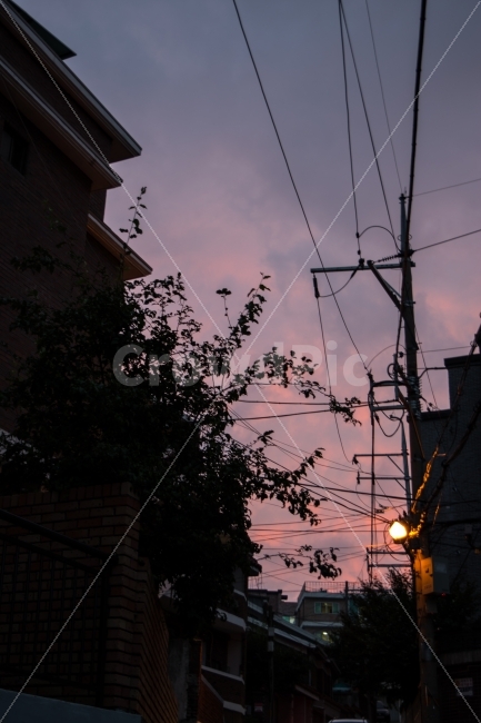 노을,골목길,하늘,가로등,노을진하늘,도시,야경,도시,풍경,city,landscape,골목길,alley,감성,sensible,feeling