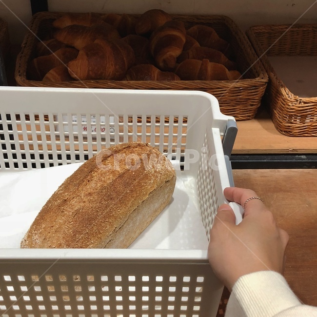 bread,빵,food,person,음식,빵,bread