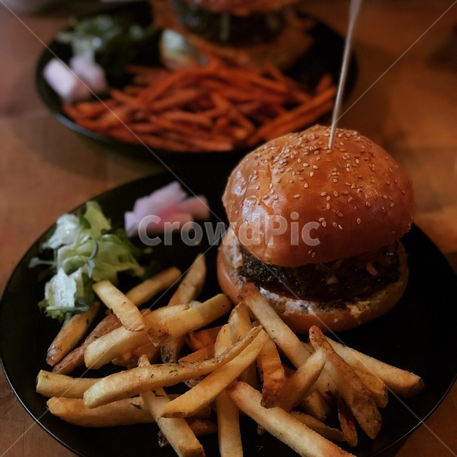 햄버거,수제버거,음식,감자튀김,hamburger,food,음식,식재료,요리,food,cook,meal,dishes,food reserves,양식,서양음식,서양요리,western food,western dishes,western meal,western cook
