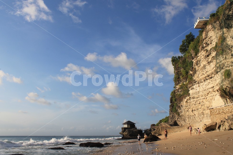 인도네시아,발리,쿠부,해변,비치,indonesia,bali,beach,하늘,푸른하늘,파란하늘,blue,bluesky,cliff,절벽,낭떠러지,절벽해안,nature,자연,promontory,곶,ocean,바다,sea,옥외,대양,water,물,해변,바다,beach,sea,세계자연풍경,해외자연풍경,외국자연풍경,world nature landscape