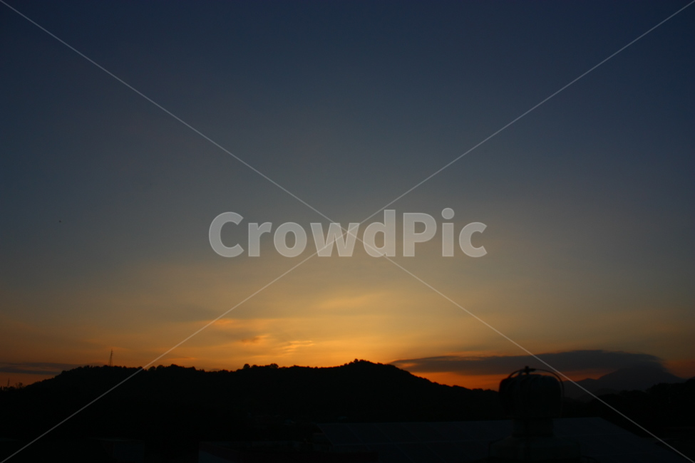 일출,하늘,산,빛,아침,자연,풍경,nature,landscape,outdoors,옥외,sunset,일몰,red sky,붉은 하늘,sky,dusk,황혼,dawn,새벽