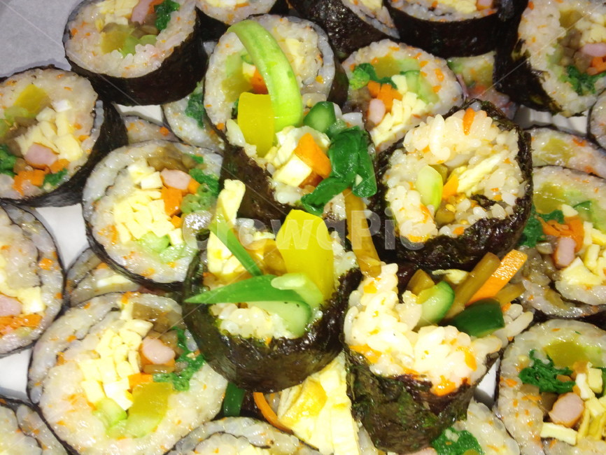 김밥,김,당근,오이,단무지,우엉,식사,소풍,시금치,음식,식재료,요리,food,cook,meal,dishes,food reserves