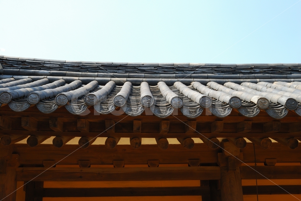 무늬,한국,건축,한국건축,한옥,전통,동양,아시아,고건축,한국전통,전통문양,기와지붕,사진,대한민국,민속,민속촌,자연,풍경,한옥마을,고궁,기와집,기와,나무,지붕,문양,패턴,전통패턴,전통기와집,처마,담,돌담,흙담,전통가옥,하늘,푸른하늘,건축물,건물외관,exterior,building,structure,architecture,construction,한국전통,한국문화,korean traditional,korean culture