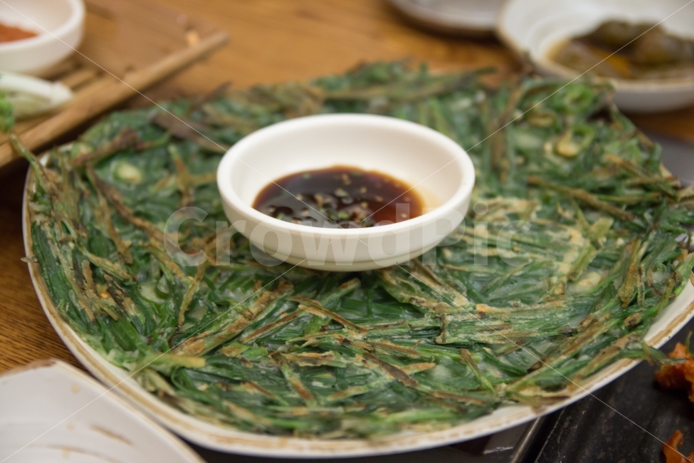 부추전,전,음식,food,요리,비오는날,한식,부침,부침개,바삭함,한국전통,한국문화,korean traditional,korean culture,음식,식재료,요리,food,cook,meal,dishes,food reserves,한식,한국음식,한국요리,korean food,korean dishes,korean meal,korean cook,디저트,간식,후식,dessert,snack