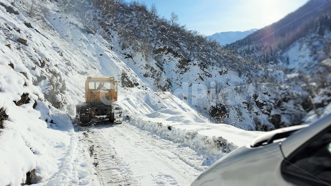 눈길,겨울,제설작업,제설차량,외길,눈,겨울,계절,winter,season,자연,풍경,nature,landscape,교통,교통수단,traffic,transportation