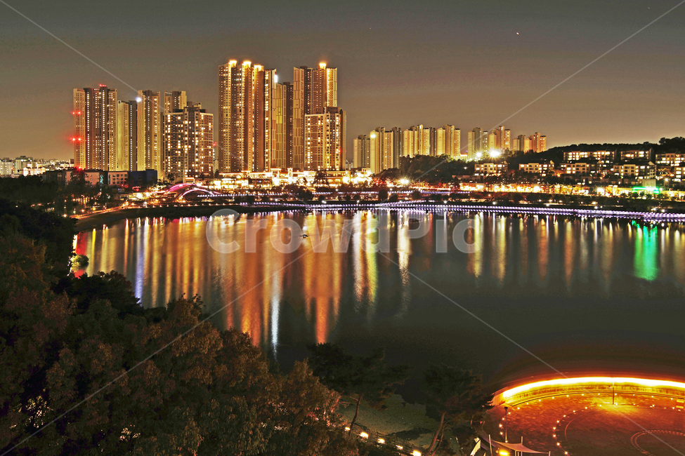 광교호수공원,영통,수원시,호수,원천저수지,아파트,가을,계절,신비한물너미,야경,반영,야경,밤,풍경,nightscape,night,landscape,건축물,건물외관,exterior,building,structure,architecture,construction