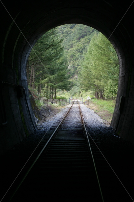 rail,레일,railway,철도,transportation,교통,traintrack,기찻길,동굴,터널,교통,교통수단,traffic,transportation