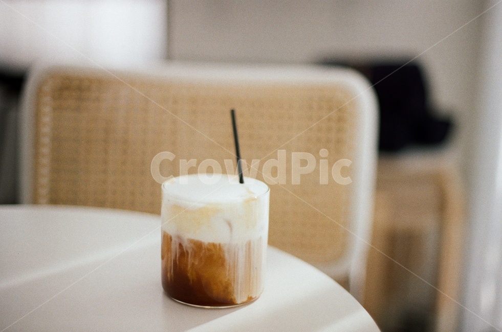 커피,카페,달콤한,디저트,음료,시원한,테이블,필름사진,감성사진,햇살,따뜻한,달달한,아날로그,아늑한,coffee,cafe,sweet,dessert,drink,cool,table,film,photo,sensitive,sunshine,analog,cozy,크림,라떼,비엔나커피,커피,카페,coffee,cafe,감성,sensible,feeling