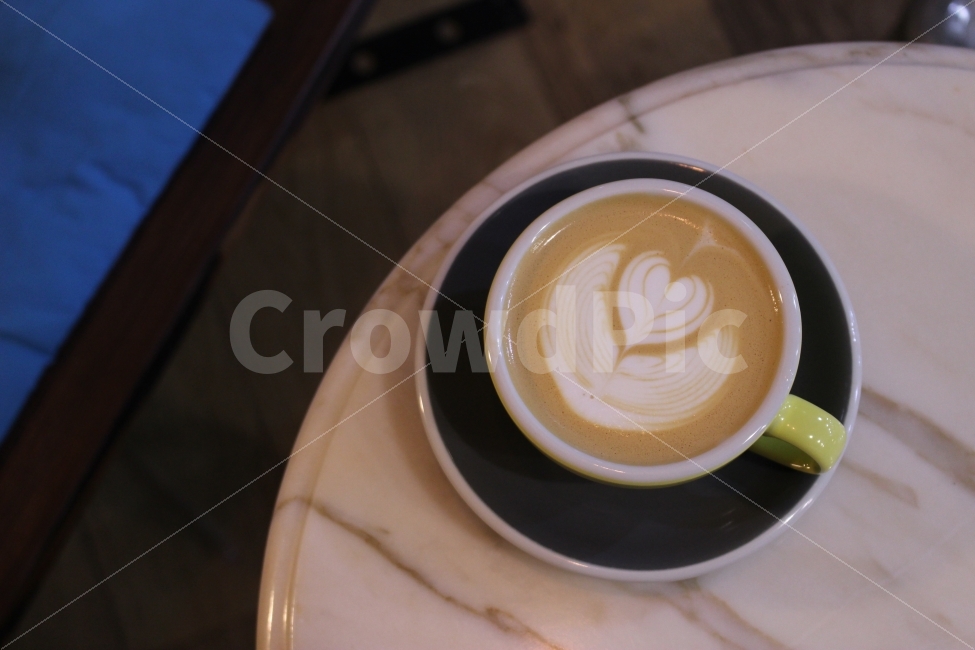 커피,카페,인테리어,맛집,coffee,cafe,밀크티,라떼아트,플랫화이트,하트,그림,아트,커피,카페,coffee,cafe