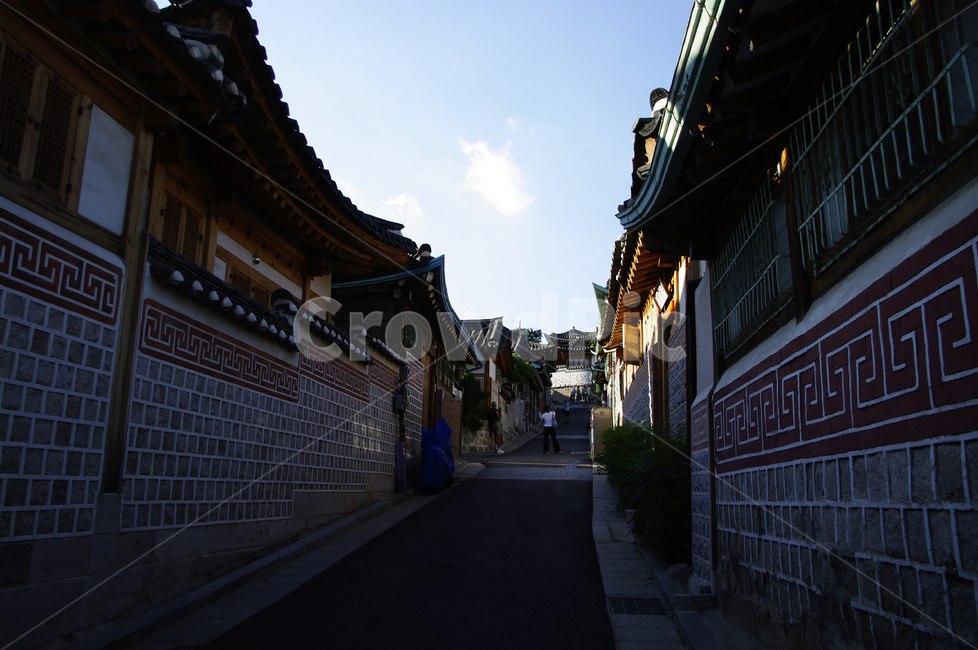 한옥,길,지붕,기와지붕,하늘,전통,path,통로,walkway,보도,flagstone,판석