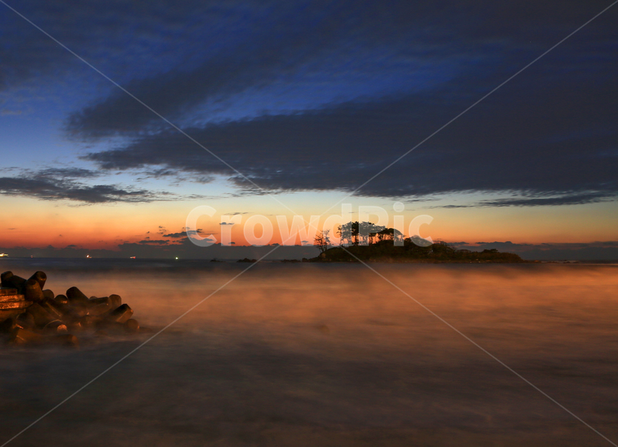 바다,아침,자연,섬,파랑,sea,morning,winter,겨울,landscape,blue,자연,풍경,nature,landscape,한국자연풍경,한국자연경관,korea nature landscape,outdoors,옥외,sunset,일몰,dawn,새벽,sky,하늘,red sky,붉은 하늘,dusk,황혼
