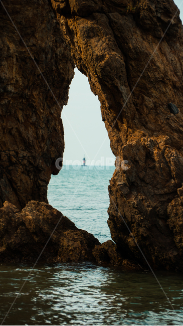 shoreline,해안선,water,물,ocean,옥외,outdoors,자연,nature,대양,sea,바다,cave,동굴,coast,연안,land,나라,후미,cove,한국자연풍경,한국자연경관,korea nature landscape