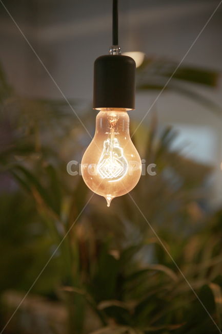 incandescent light,atmosphere,bulb,objects,interior,interior design,light,incandescent light bulb,prop,design,fire,Emotion,object