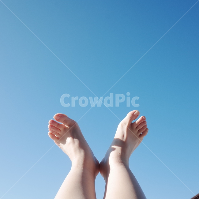 발가락,human,사람,toe,하늘위로올린발,푸른하늘,발,브이모양,인간,person