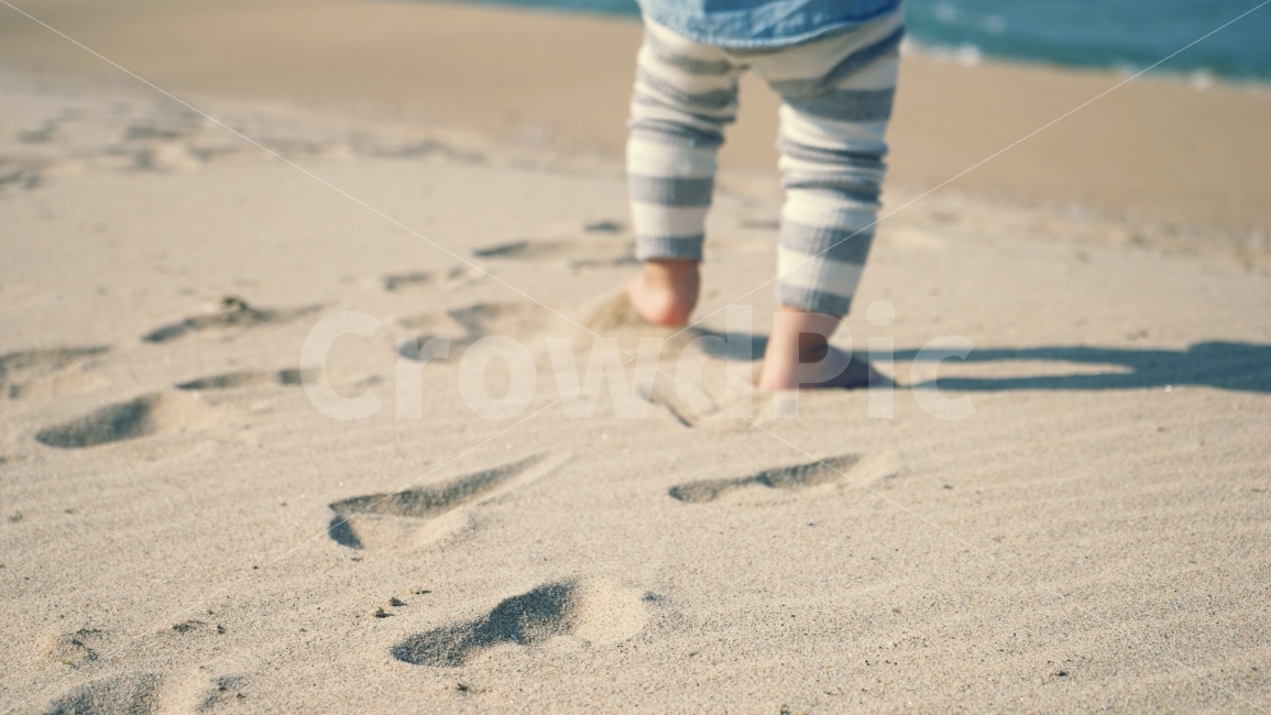 아기,바다,모래,발자국,바닷가,해변,바다,beach,sea,사람,인물,인간,human,person,영유아,아기,애기,아이,infants,baby