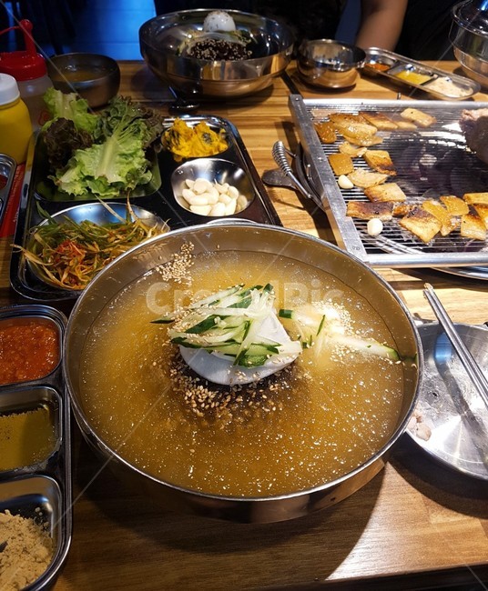 냉면,여름별미,음식,먹거리,먹방,더위나기,시원한