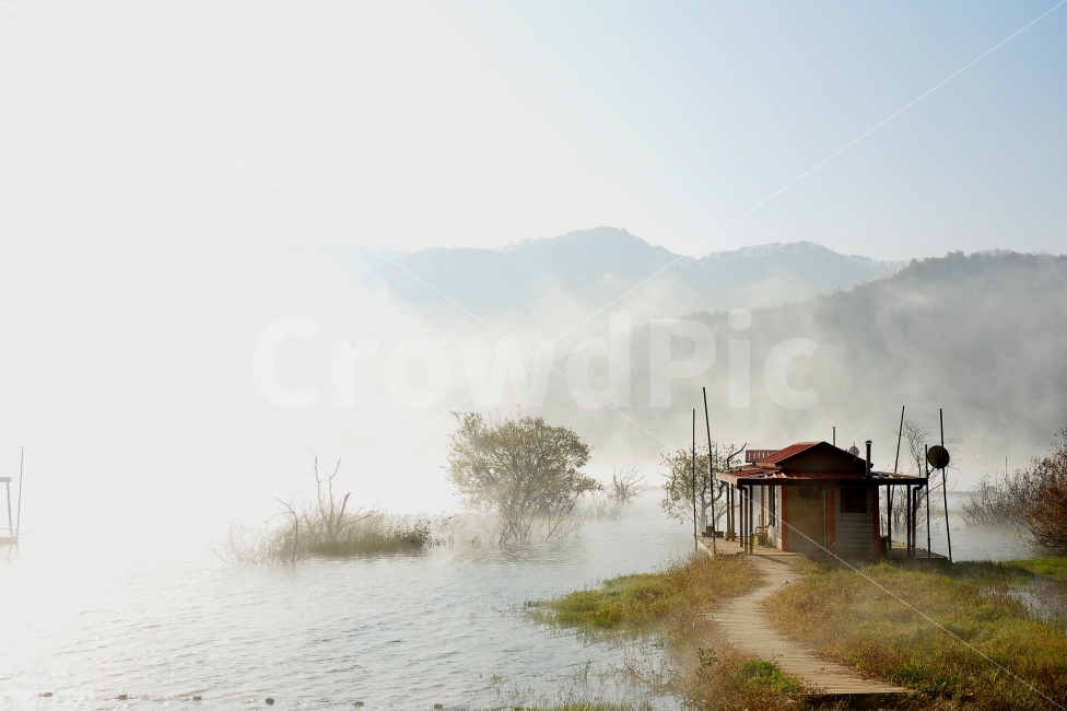 문광저수지,물안개,여행,몽환,낚시터,괴산,충북,자연,풍경,nature,landscape,한국자연풍경,한국자연경관,korea nature landscape,outdoors,옥외,building,건물