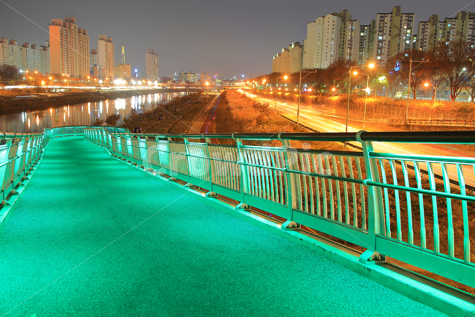 도로,야경,불빛,조명,교량,저녁,석양,노을,야경,밤,풍경,nightscape,night,landscape,도시,city,한국도시풍경,한국도시경관,korea cityscape,railing,난간,banister,handrail