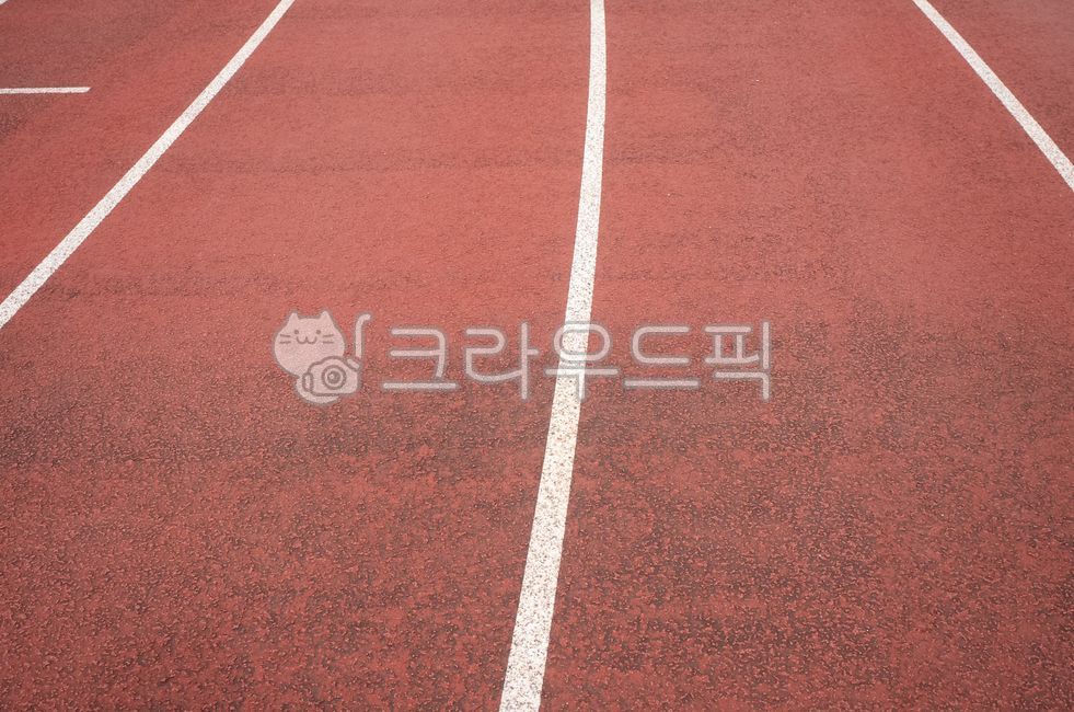 육상트랙,트랙,운동장,경기장,레인라인,흰선,빨간트랙,스포츠시설,야외,육상경기장,달리기,체육시설,노면,경기시설,트랙바닥,선,육상,체육,바닥,스포츠