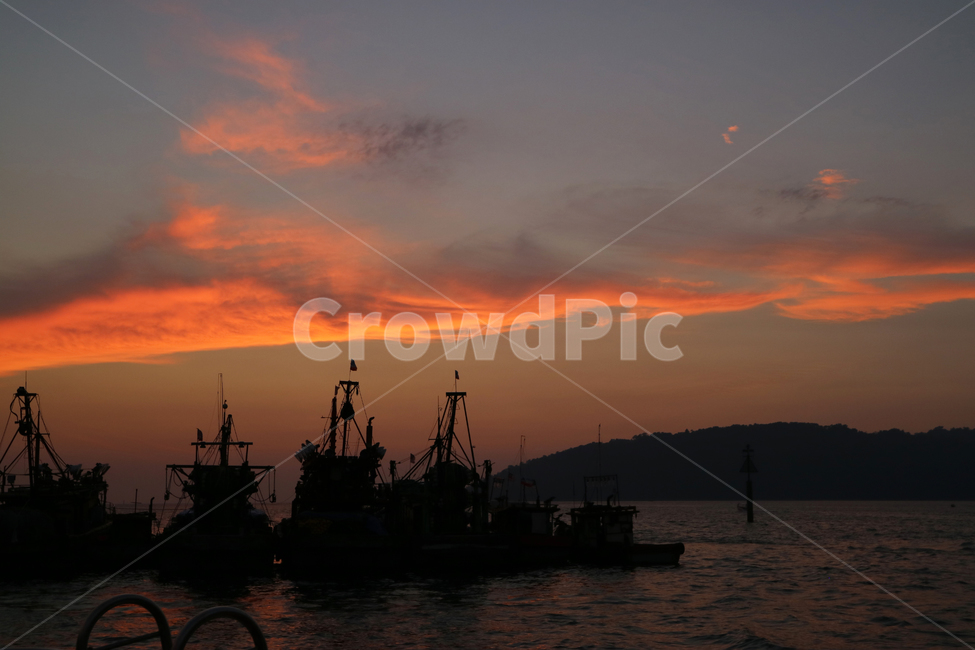 노을,바다,배,해질녘,선셋,하늘,sunset,sky,ship,실루엣,산업,industry,industrial,어업,fishery,fishing industry