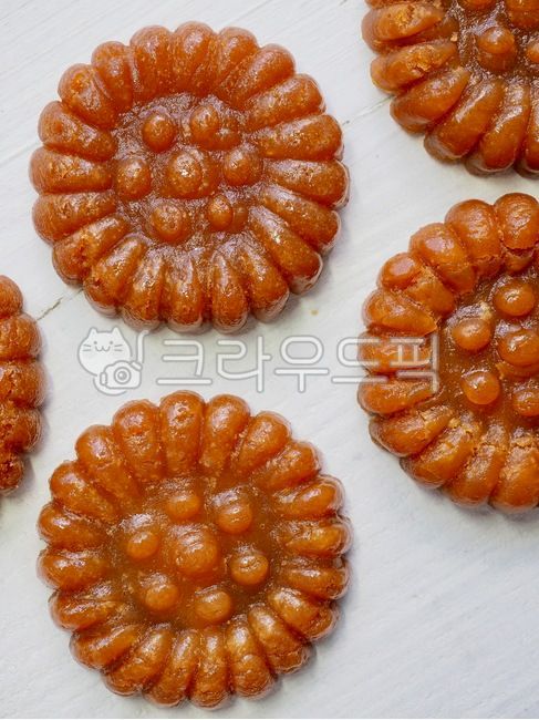 약과,한국음식,식품,한식,한국문화,한국,배경,음식문화,웰빙,문화,아시아,아시아음식,접시,전통,설날,추석,음식,추석음식,설날음식,명절,명절음식,koreanfood,korea,koreanculture,food,background,foodculture,wellbeing,culture,asia,asianfood,dish,tradition,한국과자,전통과자,과자,한과,한국전통과자,쌀과자,간식,후식,스낵,음식,식재료,요리,food,cook,meal,dishes,food reserves,한식,한국음식,한국요리,korean food,korean dishes,korean meal,korean cook